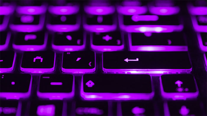使う人を選ばない「紫軸ゲーミングキーボード」 ゲームPCバンク